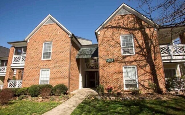 Building Photo - 1004 Kingswood Dr