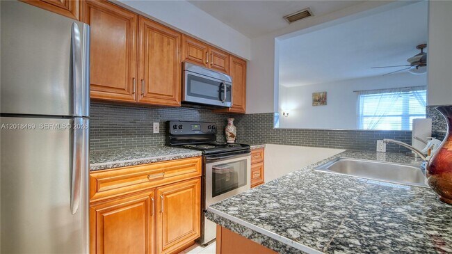 Foto del edificio - 1520 N Andrews Ave