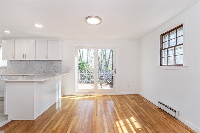 Foto del edificio - 15 Maplewood Rd