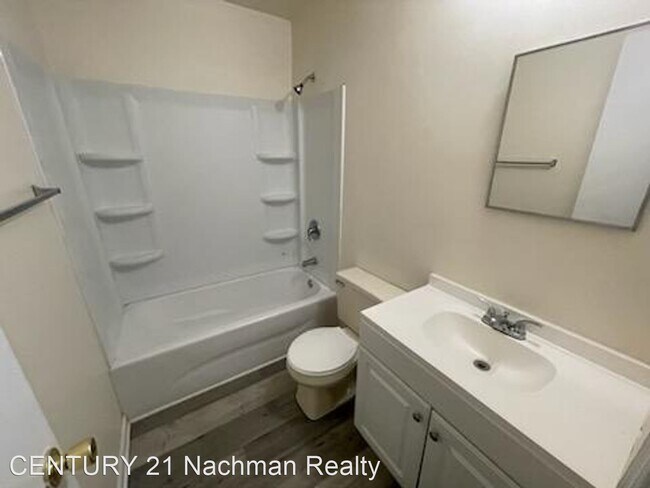 Building Photo - 2 br, 1 bath House - 7922 Thompson Road Un...