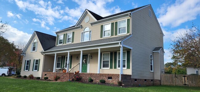 Building Photo - 128 Rockmor Ln
