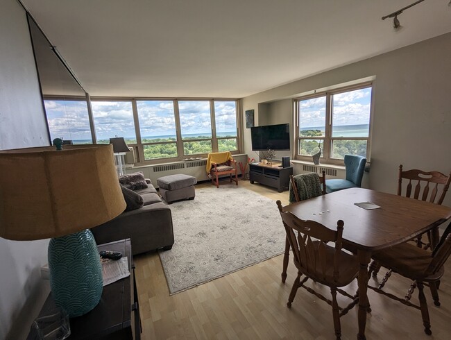 Foto del edificio - 3950 N Lake Shore Dr