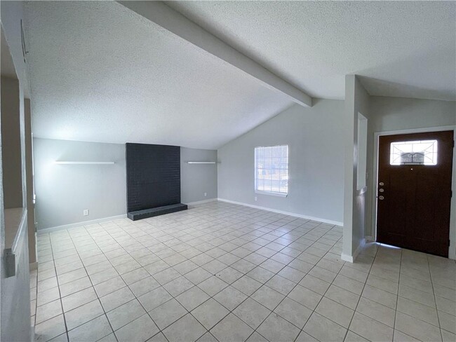 Building Photo - 1209 Kenyon Dr