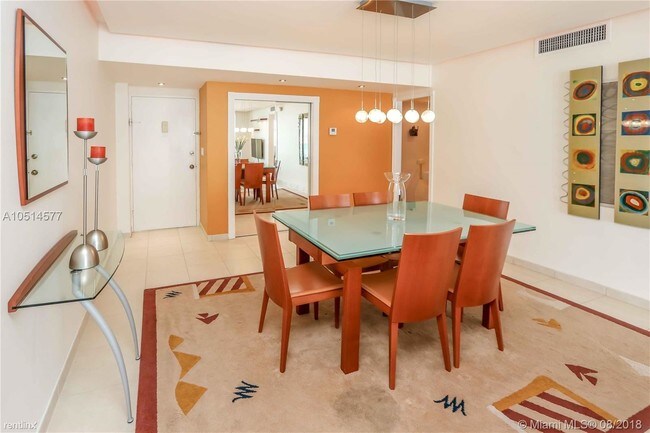 Building Photo - 1 br, 1.5 bath  - 5000 Collins Ave # 16