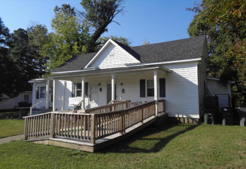 500 Raleigh St Unit B, Oxford, NC 27565 Room for Rent in Oxford, NC