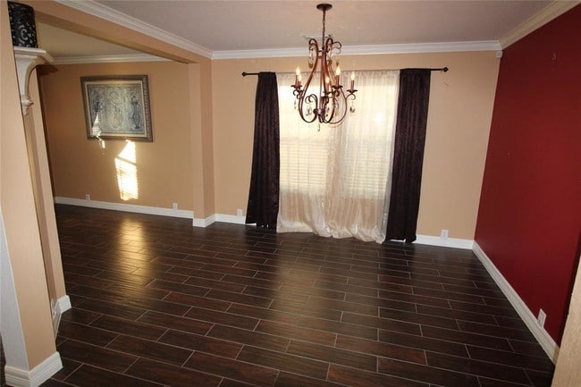 Building Photo - 2210 Mountain Ranch Dr