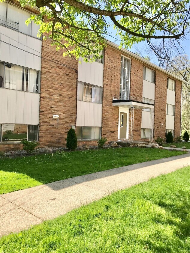 1740 Cromwell Dr Unit 6, Akron, OH 44313 Apartments in Akron, OH