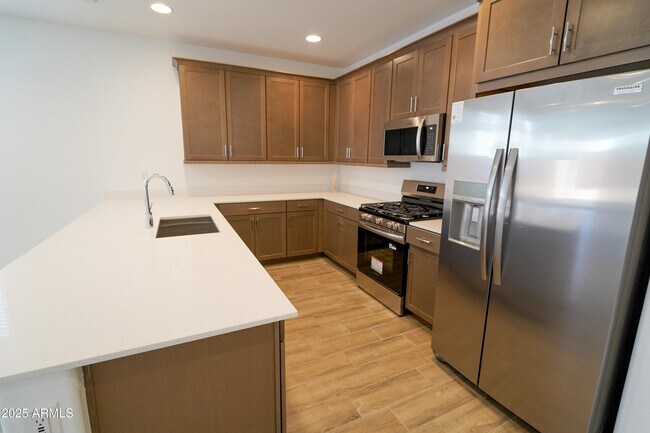 Building Photo - 8136 E Petra Ave