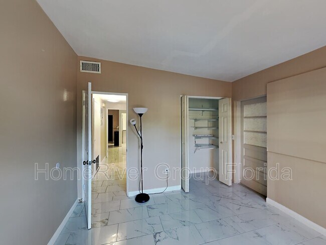 Foto del edificio - 1110 Brewer Ct