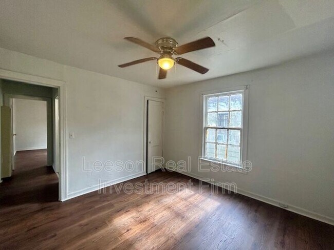 Foto del edificio - 318 W 68th St
