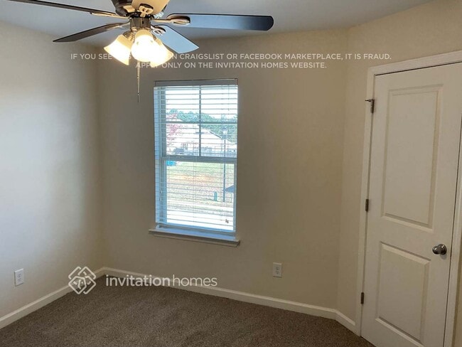 Foto del edificio - 319 Village Broad St