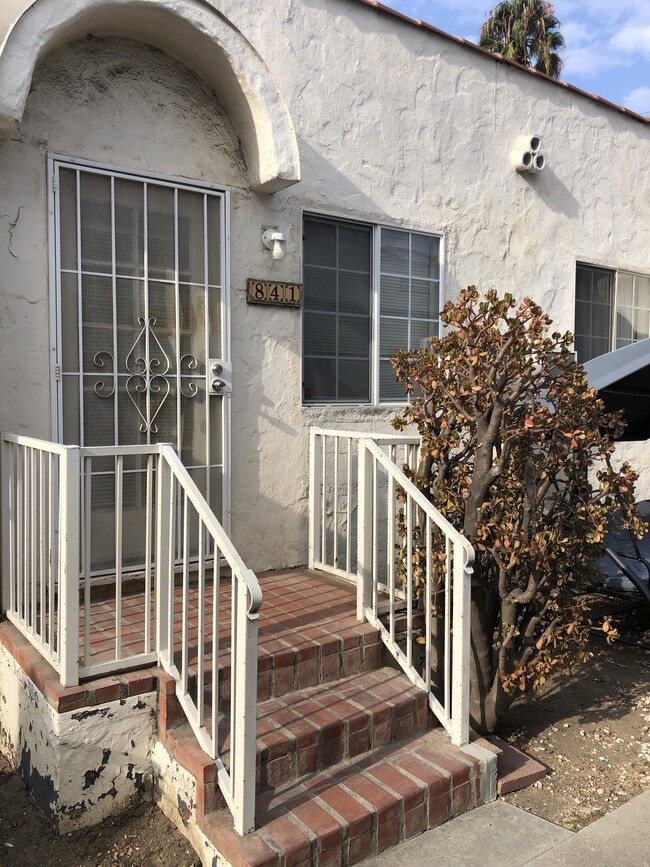Building Photo - 837 N Formosa Ave