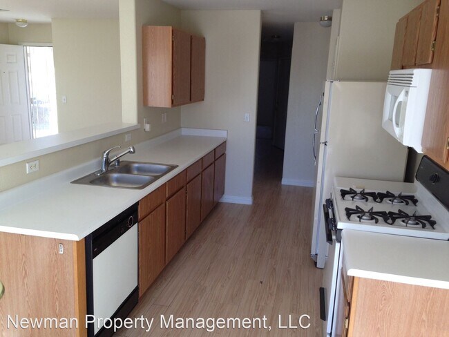 Building Photo - 3 br, 2 bath House - 621 Carlos Julio Ave.