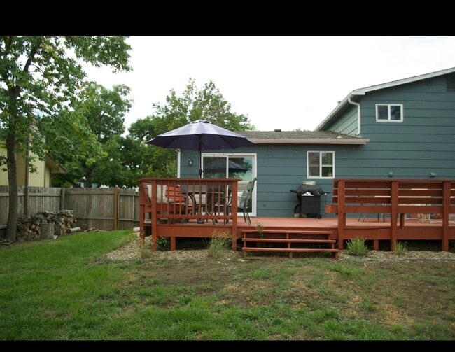 Giant back deck - 1330 Coulter St