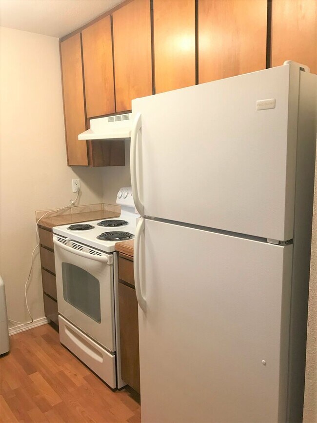Foto del edificio - 9717 Danwood Ln NW