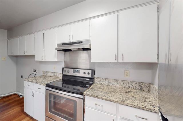 Foto del edificio - 7948 Habersham Ln