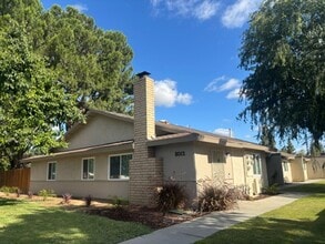 Building Photo - 8012 N Laurelglen Blvd