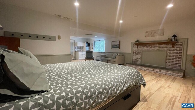 Foto del edificio - 412 Eastbrook Dr