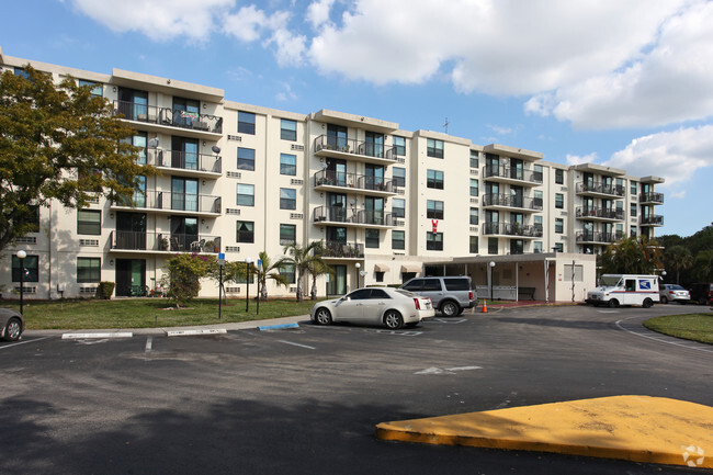 Foto del edificio - Pembroke Tower Apartments