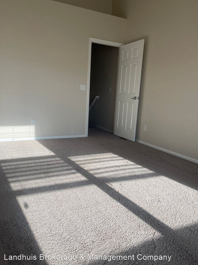 3428 Kingfisher Nest Grove, Colorado Springs, CO 80916 House Rental