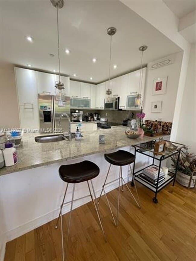 Building Photo - 151 Crandon Blvd