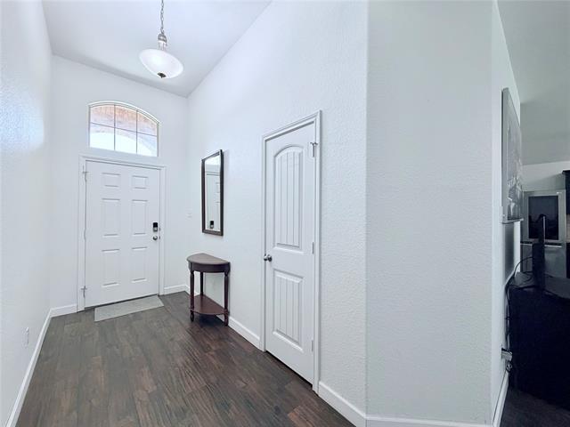 Foto del edificio - 520 Cantebury Park Ln