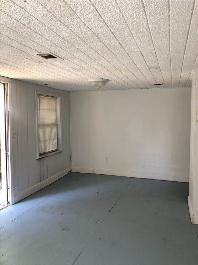 Foto del edificio - 1605 N R St