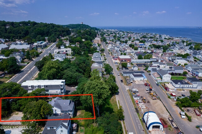 Building Photo - 92 Navesink Ave