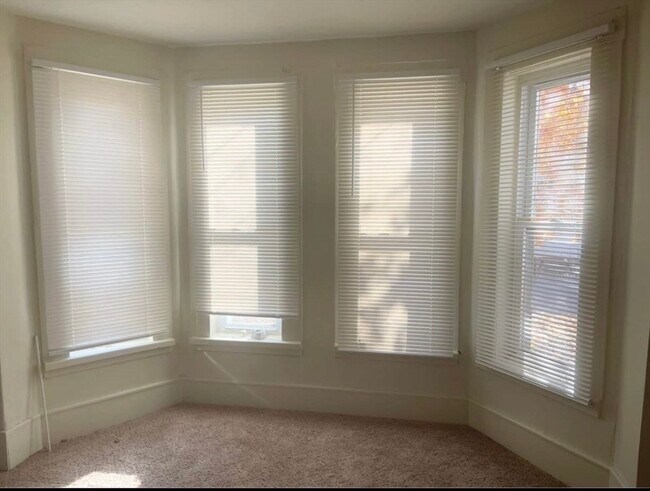 Foto del edificio - 322 Central St