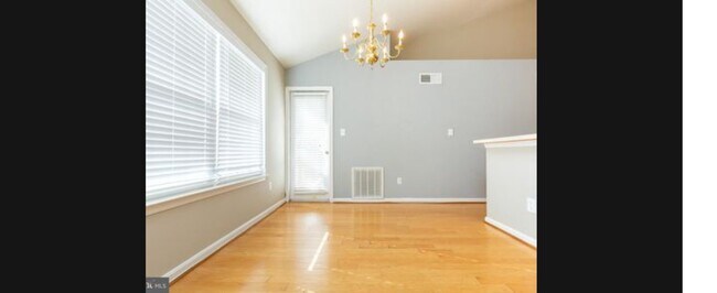 Building Photo - 9215 Azure Ct