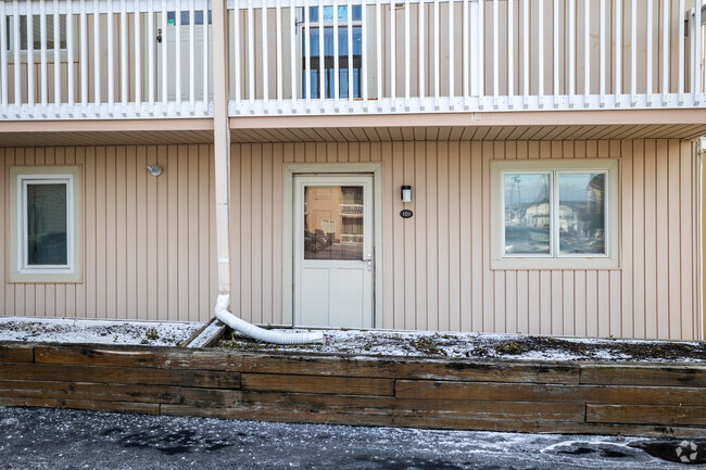 Entrance - Islander Condominiums