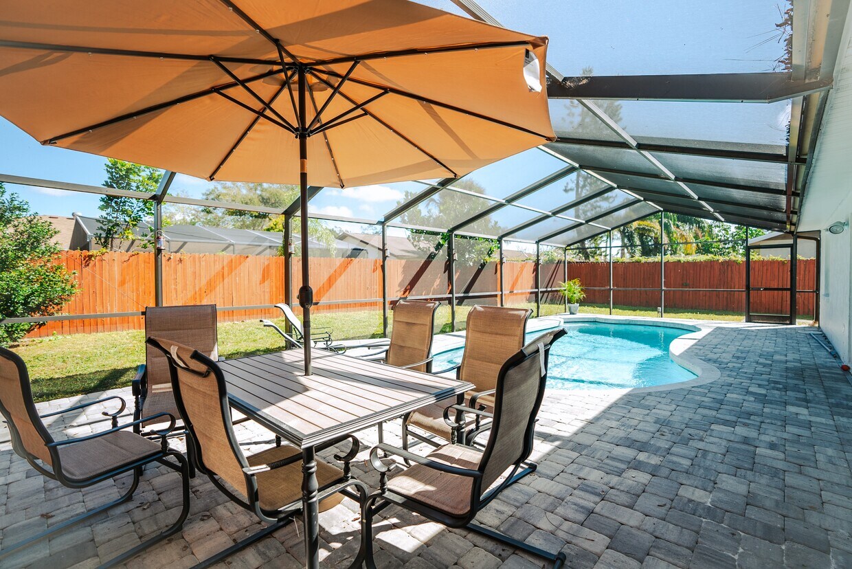Foto principal - 4311 Jarvis Way