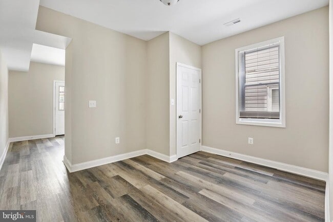 Building Photo - 207 S Loudon Ave