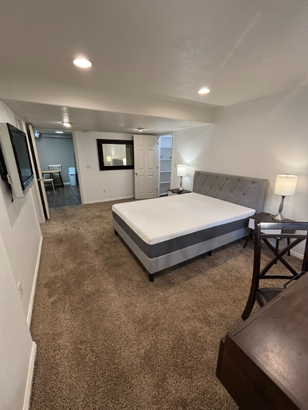 Foto del edificio - 553 Jade Park Ln