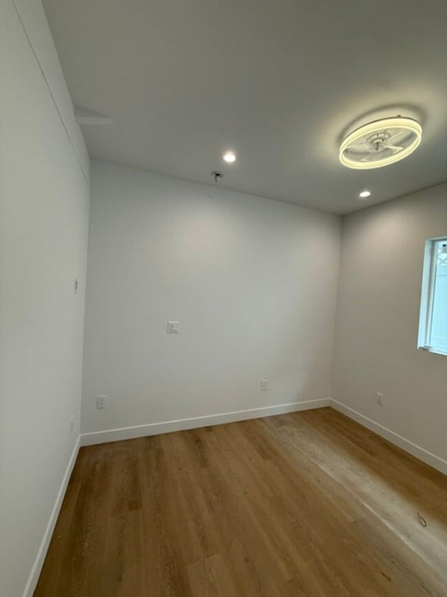 Building Photo - Modern 1BR/1BA New Build house in North Inglewood