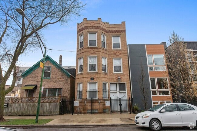 Building Photo - 2348 W Moffat St
