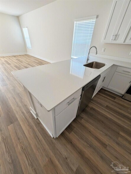 Foto del edificio - 9907 Starling Dr