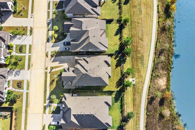 Foto del edificio - 7615 Blue Finch Ln