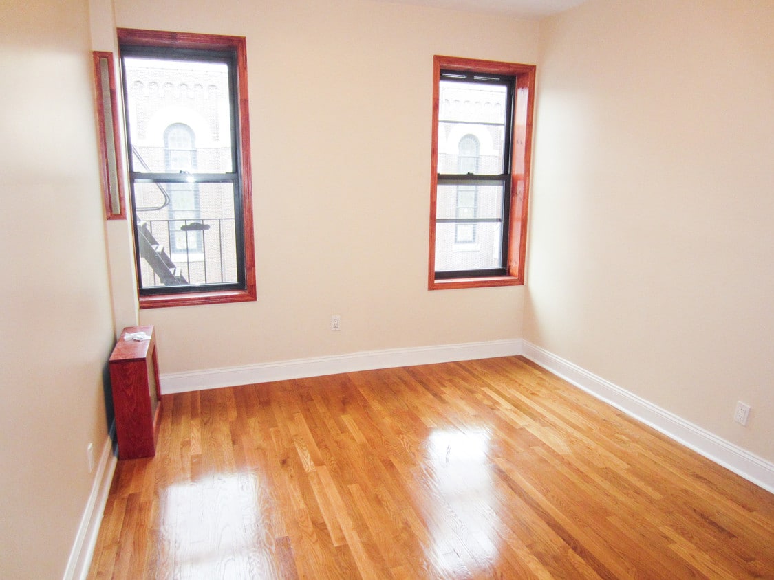 Primary Photo - 377 42nd St