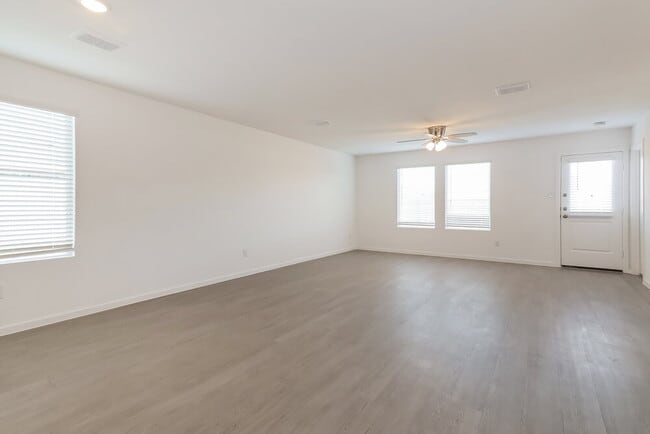 Building Photo - 1809 Javelina St