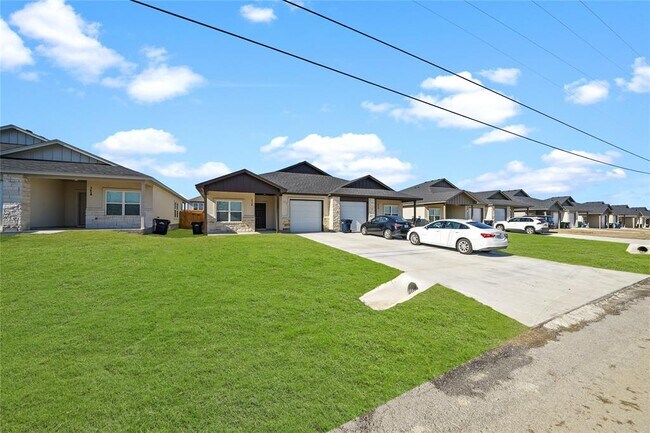 Foto del edificio - 373 County Rd 306