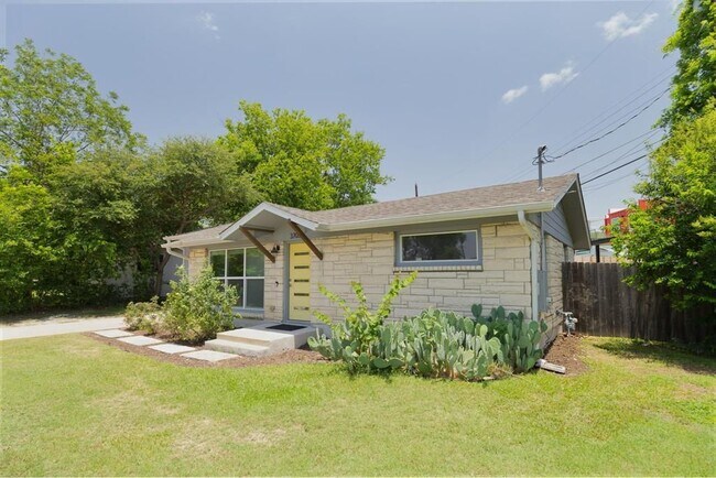 Foto del edificio - 3703 Tower View Ct