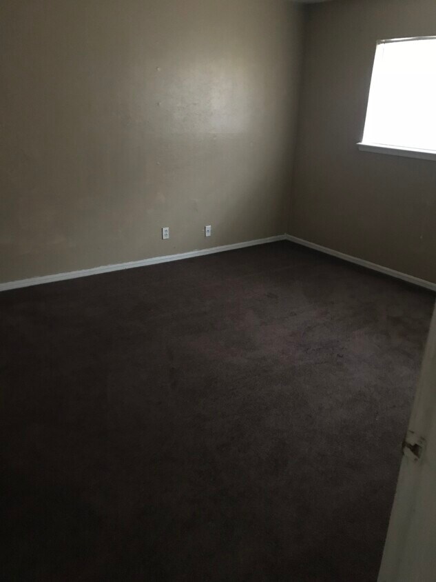 1412 N Norman Ave Unit B, Moore, OK 73160 Apartments in Moore, OK