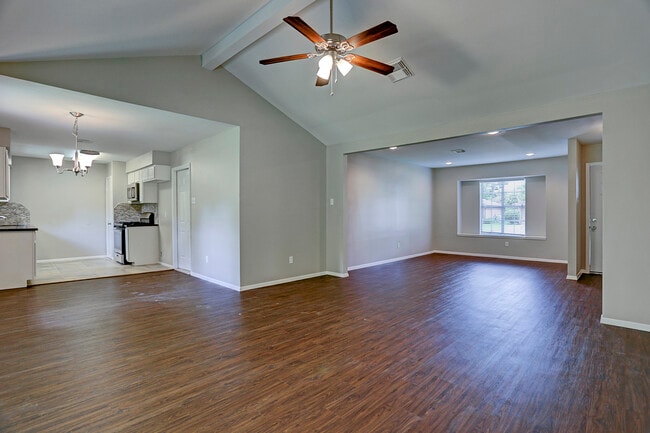 Foto del edificio - 6015 Dawnridge Dr