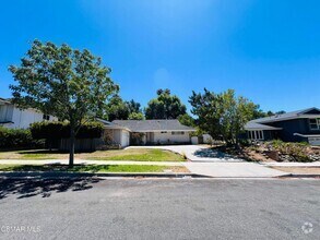 Building Photo - 1287 Knollwood Dr