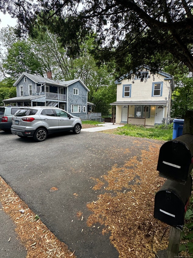 Foto principal - 151 Long Hill Ave