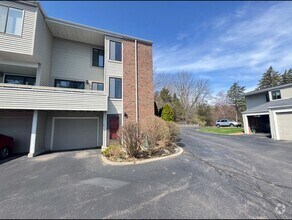 Building Photo - 6225 Acropolis Dr SE