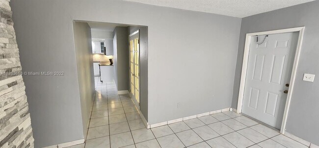 Foto del edificio - 321 Northwest Blvd
