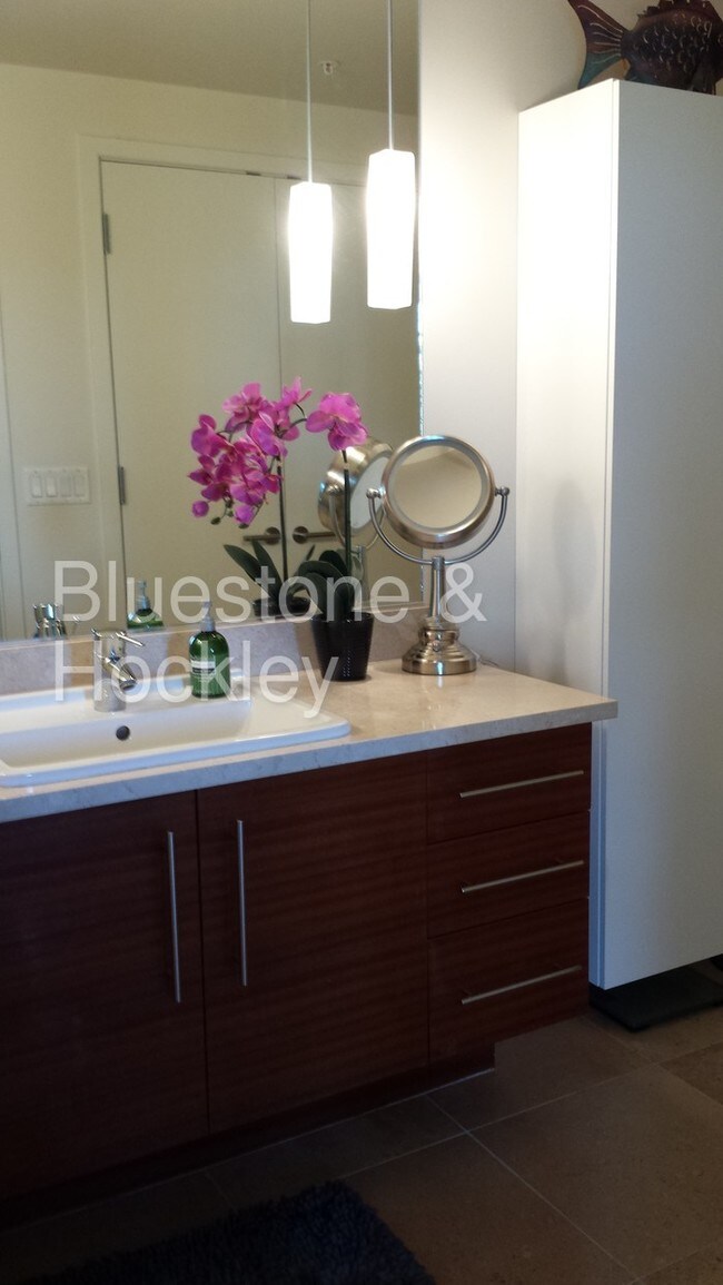 Foto del edificio - 1830 NW Riverscape St