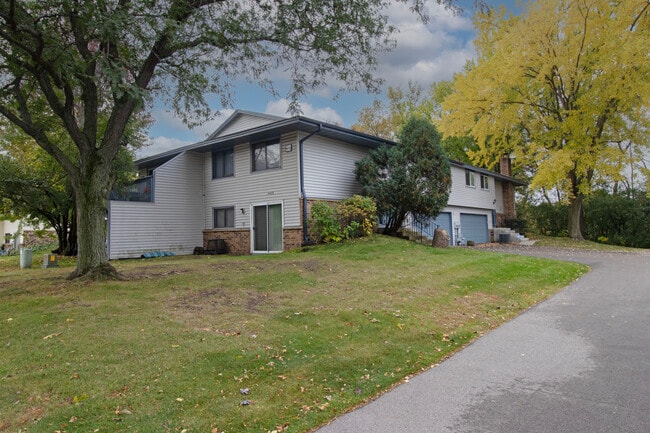 Foto del edificio - 4462 Johnny Cake Ridge Rd